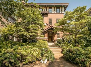 5035 Westminster Pl, Saint Louis, MO 63108