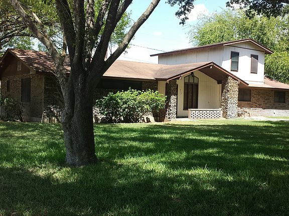 2nd image of 912 W Lucille St