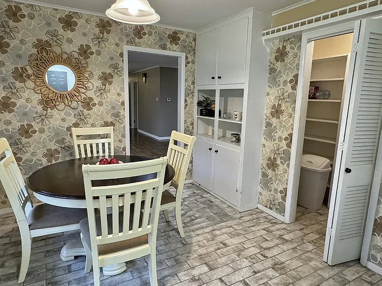 102 N Pinecrest Dr — Photo 13