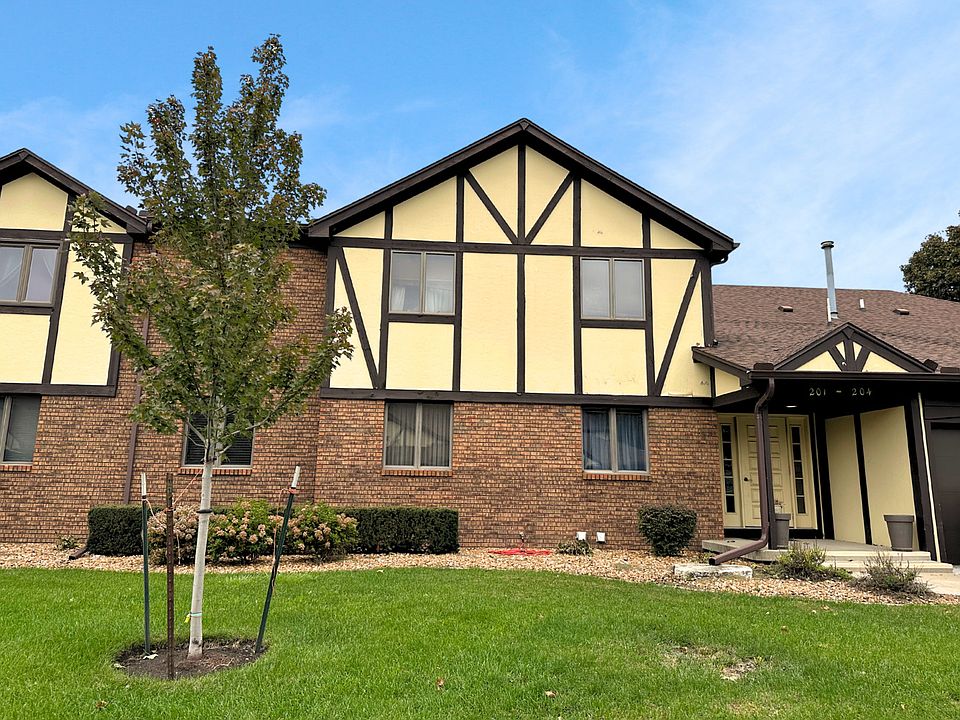201 Carol Ct D1, Pontiac, IL 61764 Zillow