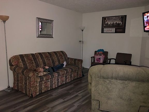 5th image of 628 Duncan Ln