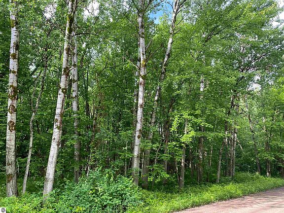 2nd image of 15991 Bentley Rd