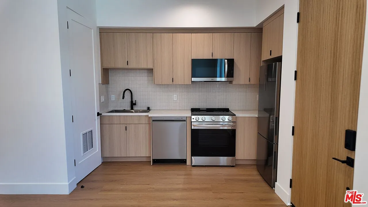 Studio, 1.0 bath, 535 sqft, $1,895 — Photo 3