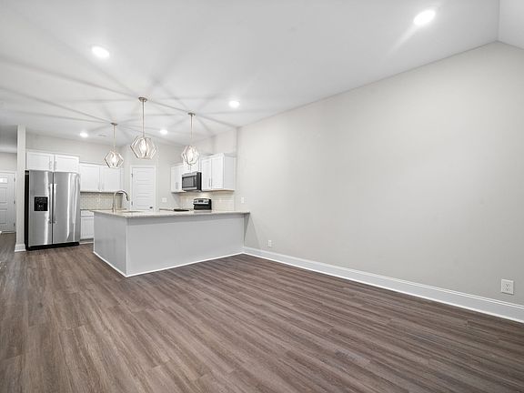 3rd image of 209 Drayton Dr Unit F