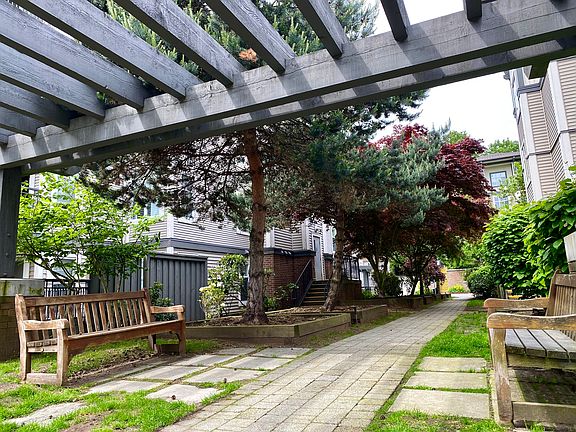 3rd image of 4788 Brentwood Dr #415