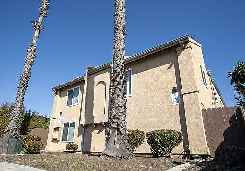 1st image of 2-4729 32nd St