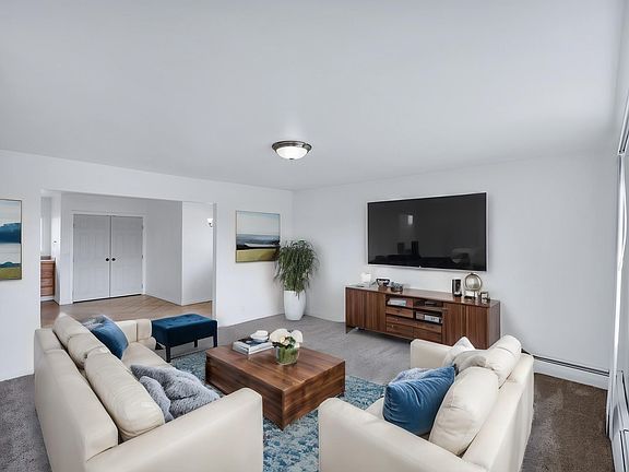 3rd image of 1207 E Kiernan Ave