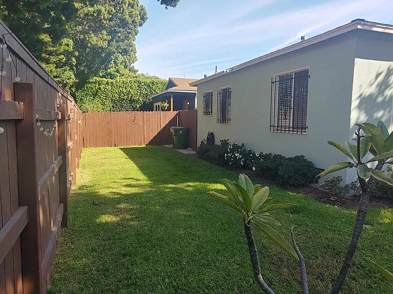 3804 Minerva Ave — Photo 7