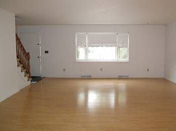2nd image of 149 Williamsburg Ct