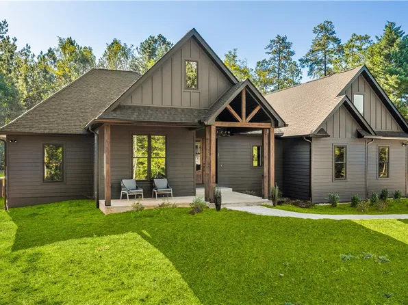 927 Coachman Trl, West Union, SC 29696