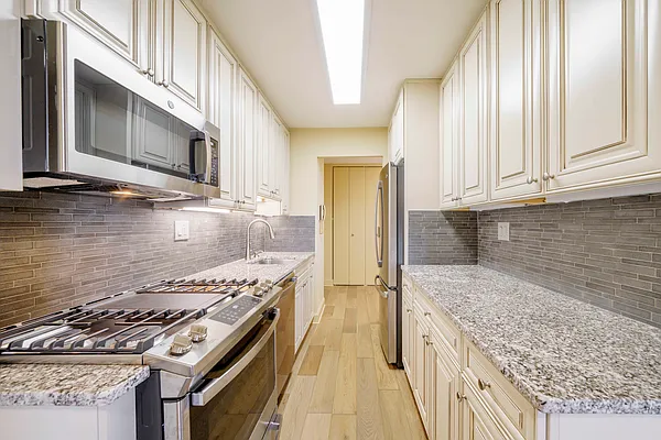 Sold by SERHANT. | media 4