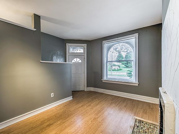 3rd image of 5425 S Broadway #1F