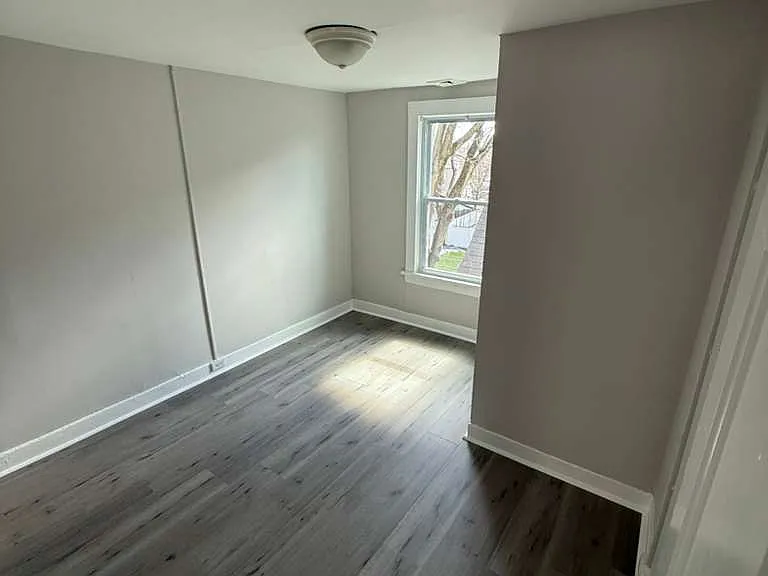 182 Hewitt St — Photo 6