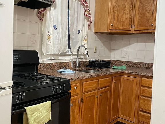 3rd image of 59 Adams Ave Floor 2