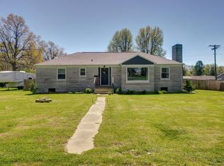 605 E Cherry St, Mount Vernon, MO 65712