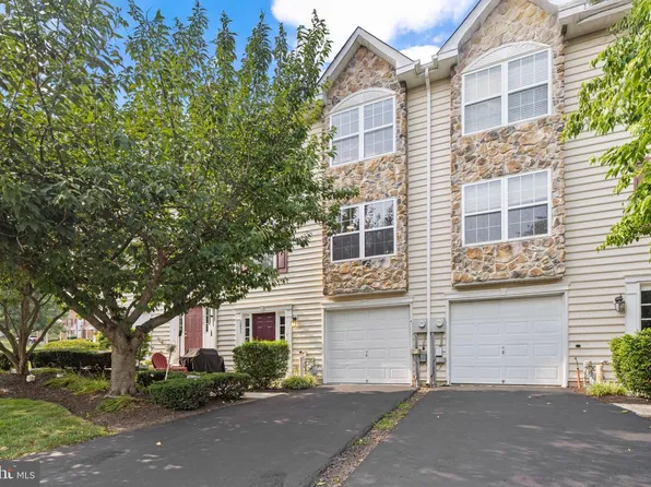 1051 Square Dr #3, Phoenixville, PA 19460