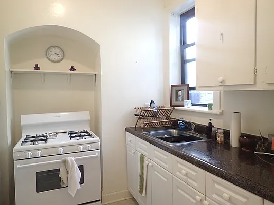 Rented by Brooklyn Heights Real Estate Inc | media 21
