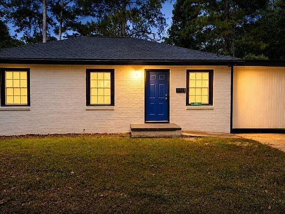 2nd image of 2793 Marco Dr NW