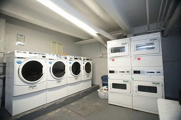 Rented by Norman Raindel, LREB | media 24