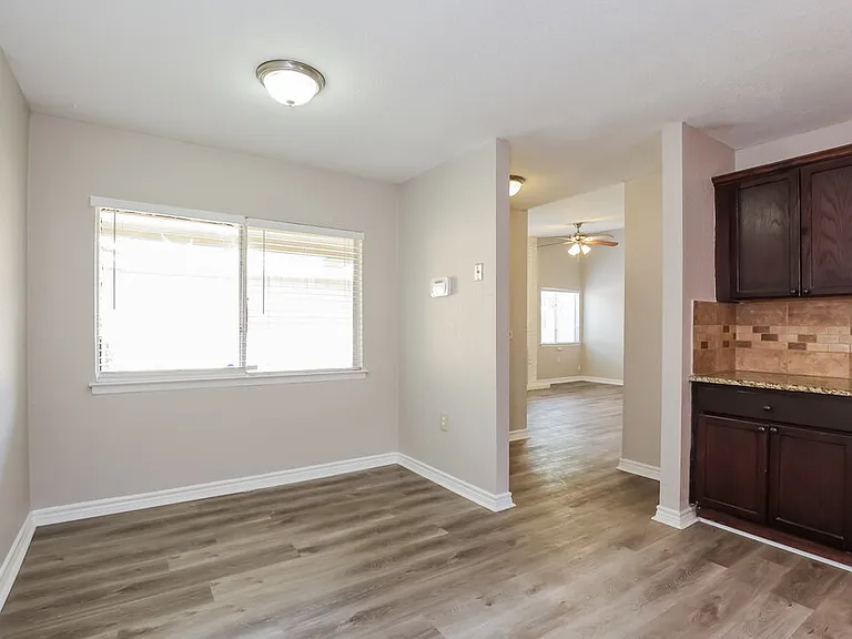 16419 Spruce Leaf — Photo 6