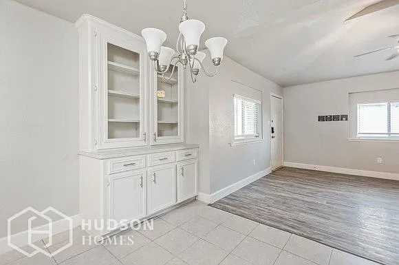 3 bed, 2.0 bath, 1564 sqft, $1,849 — Photo 4