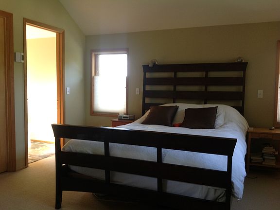 4th image of 611 75th Way NE