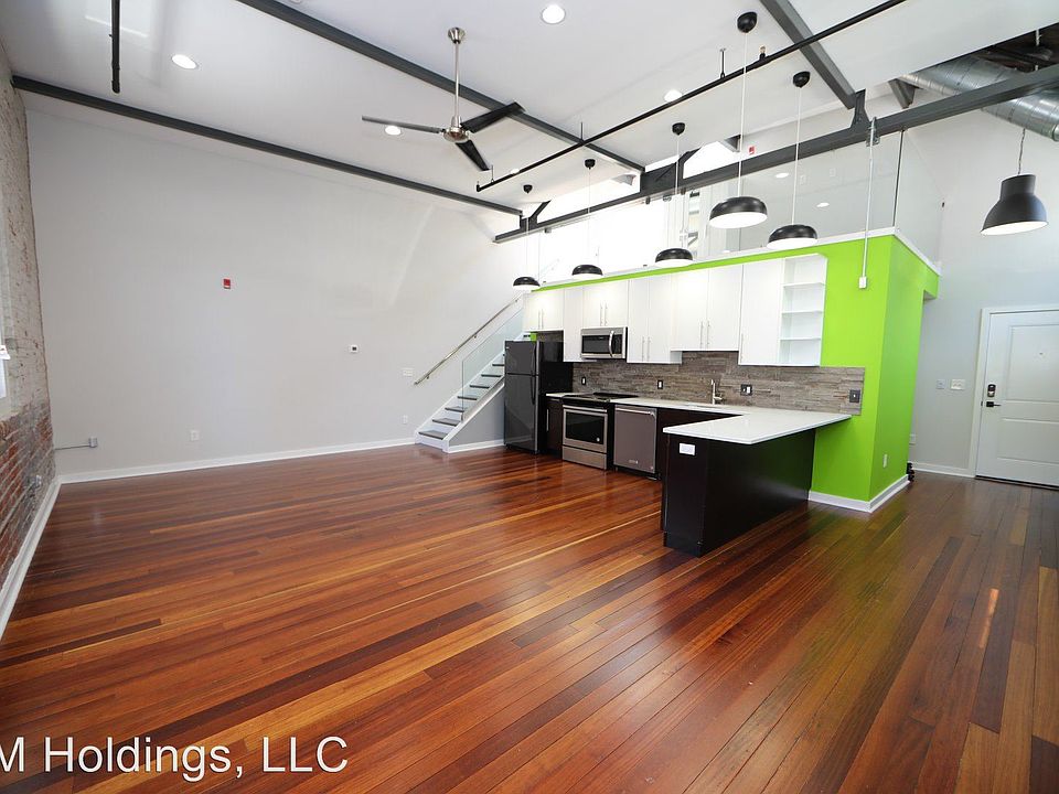 1st image of 3450 J St APT 205