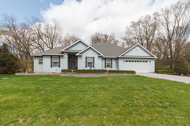 1st image of 16 Birchwood Ln