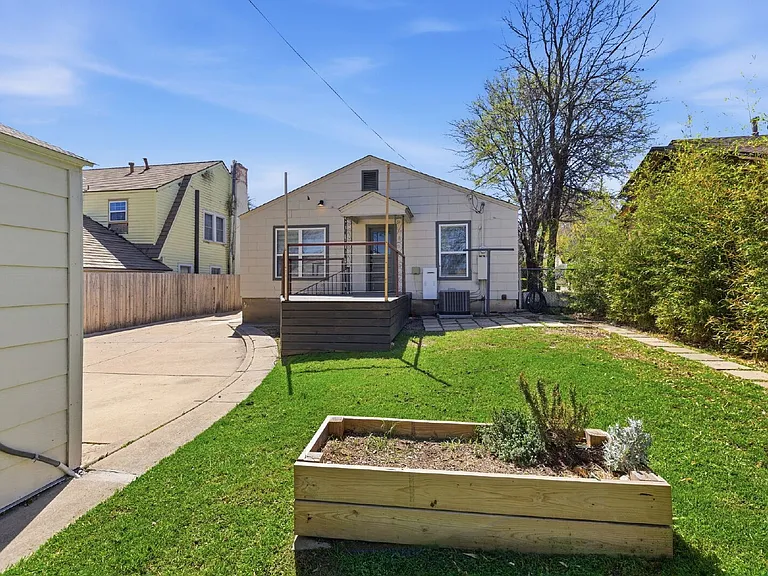 4108 Locke Ave — Photo 23