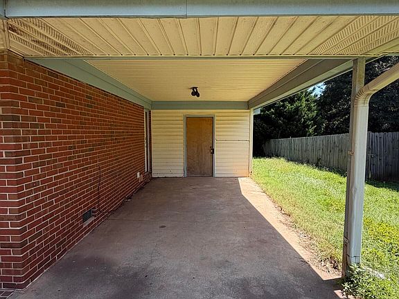 2nd image of 2578 Boulder Rd