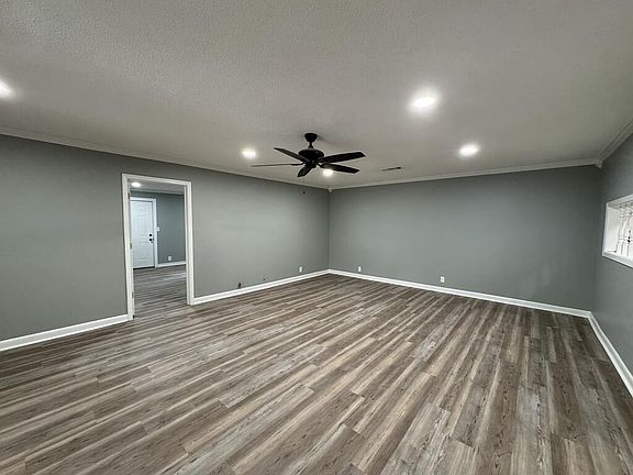 2nd image of 801 Deering St