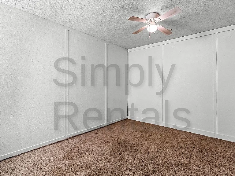 2504 Paul St — Photo 15