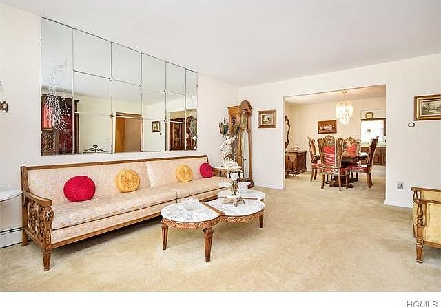 Spacious living room in main unit