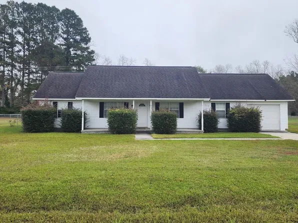 285 Burnside Rd, Fitzgerald, GA 31750