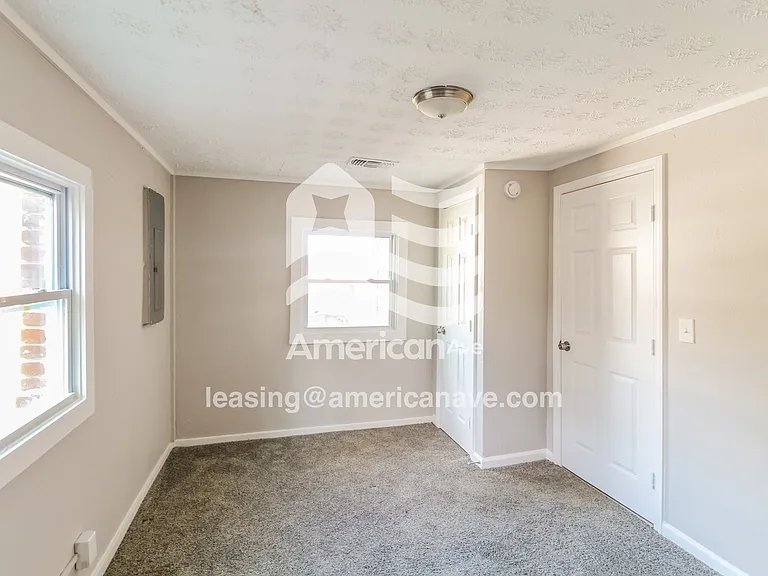 1871776_012_wm_-_bedroom_13585791.jpg