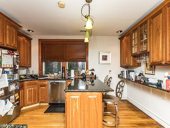 3rd image of 3522 N Bell Ave #B