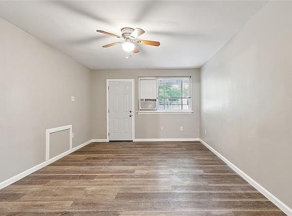 3rd image of 1618 Elizardi Blvd