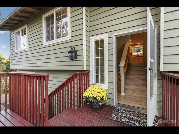 2nd image of 25966 Eagle Ct NW