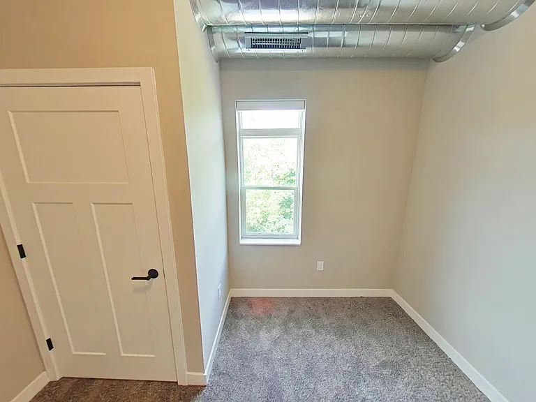 Beaverbrook Apartments — Photo 77