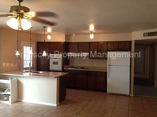 4th image of 1951 E Richards Dr