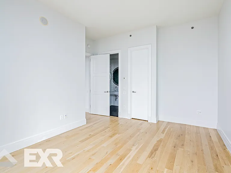 44-41 Purves St #1906 — Photo 12