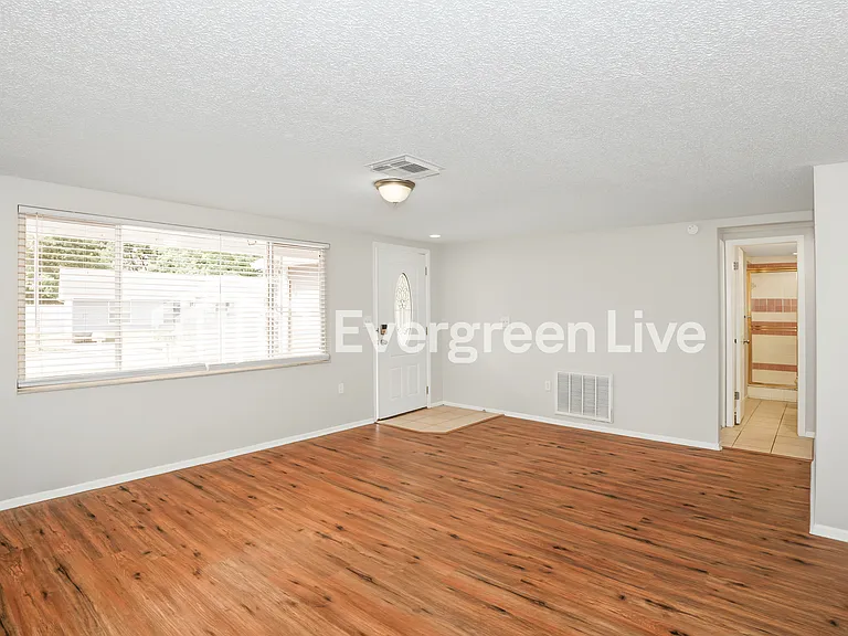 7731 Seashore Dr — Photo 2