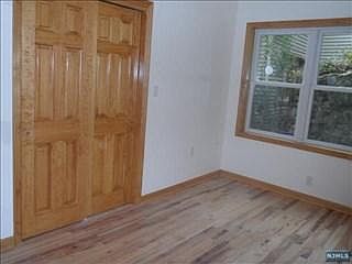 Building Photo 4