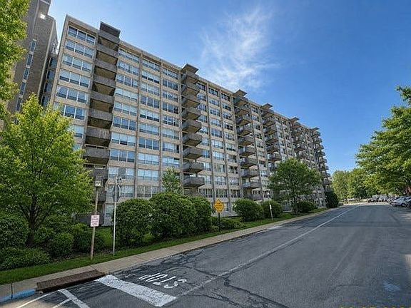 4th image of 1001 City Ave Unit Ec404