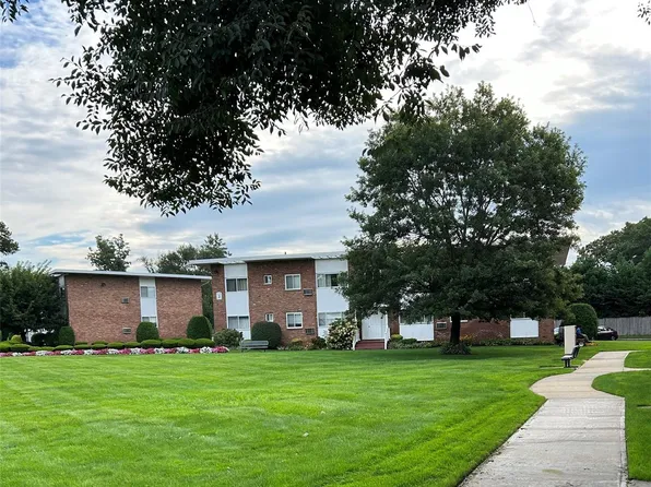 355 Route 111 Unit #30 Route 111 #30, Smithtown, NY 11787