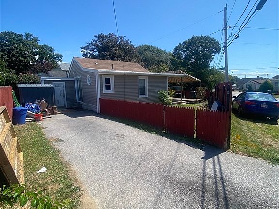 4th image of 115 Gardner Ave