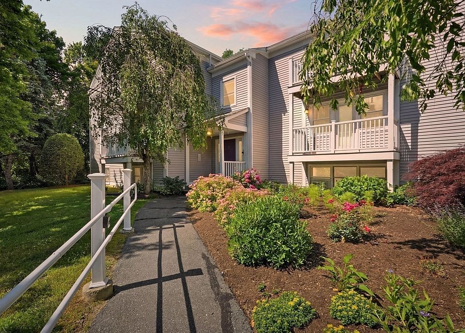 1st image of 44 Evergreen Rd #302