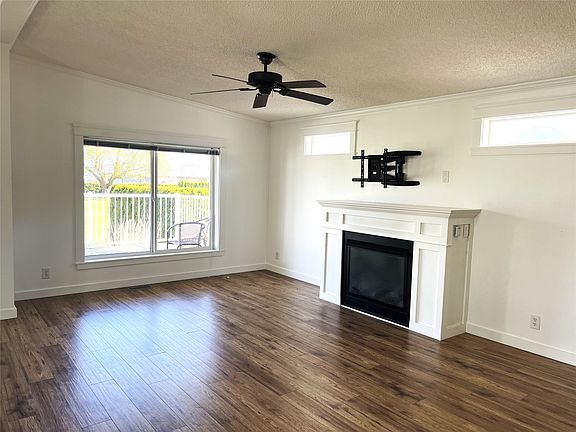 2nd image of 2932 Buckley Rd Unit 101
