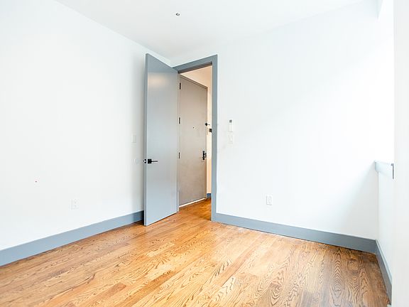 3rd image of 1014 Carroll St #2L