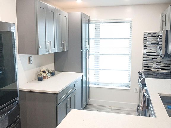 4th image of 4170 Inverrary Drive #412